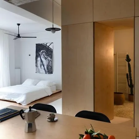 Urban Loft In Athina Apartamento *